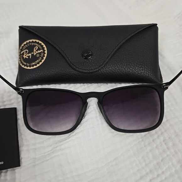 Ray Ban Chris Sunglasses RB 4187 622/8G 54▪︎18 145 Rubber Black Gradient Gray - Picture 8 of 8